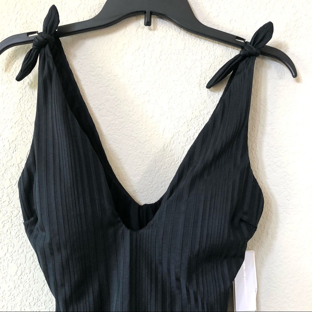 NWT Raisins Macy's Plunging 1 pc Swimsuit Medium - Picture 3 of 4